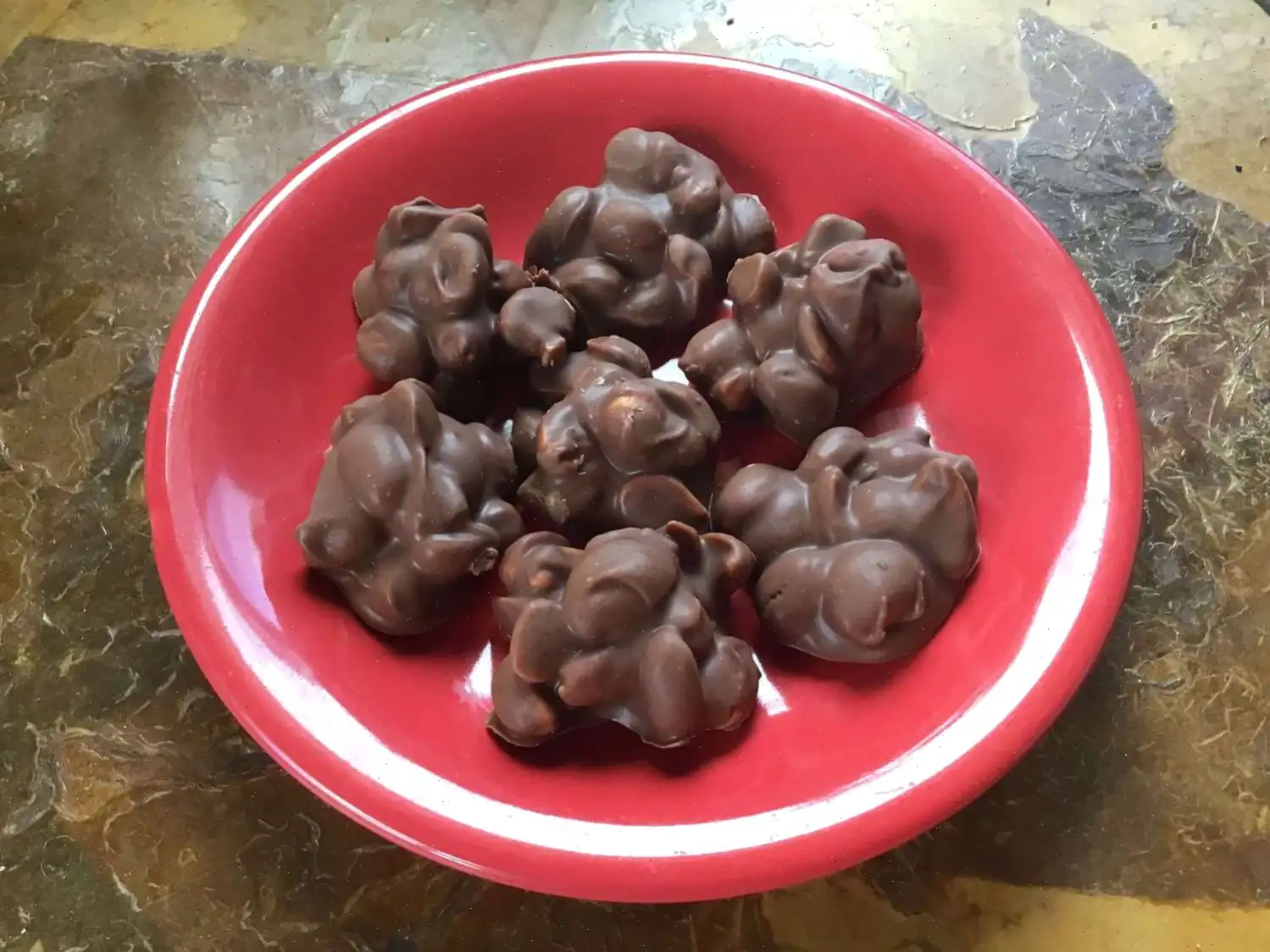 Slow Cooker Chocolate Peanut Clusters Recipe