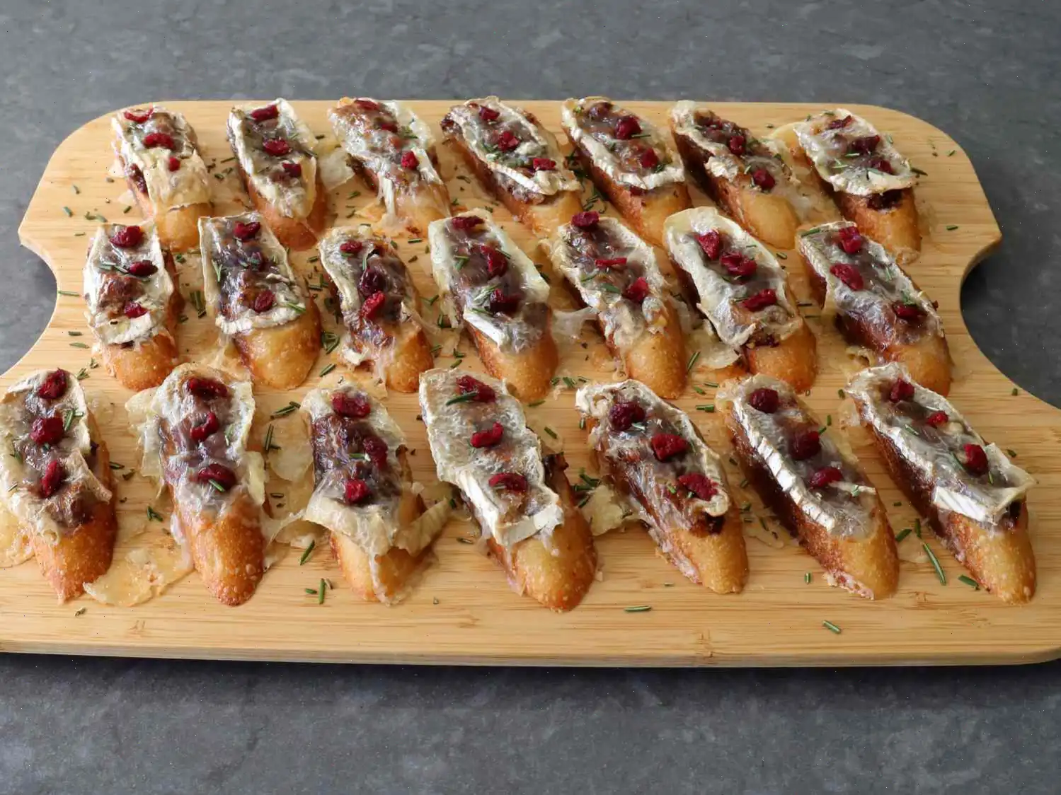 Sugarplum Baked Brie Bites