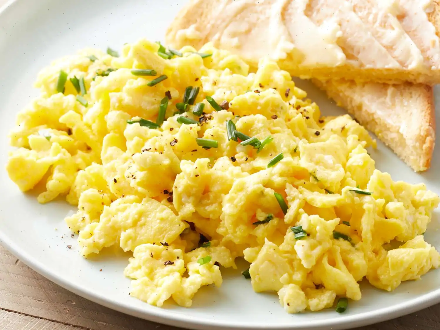 Creamy Cottage Cheese Scrambled Eggs Recipe