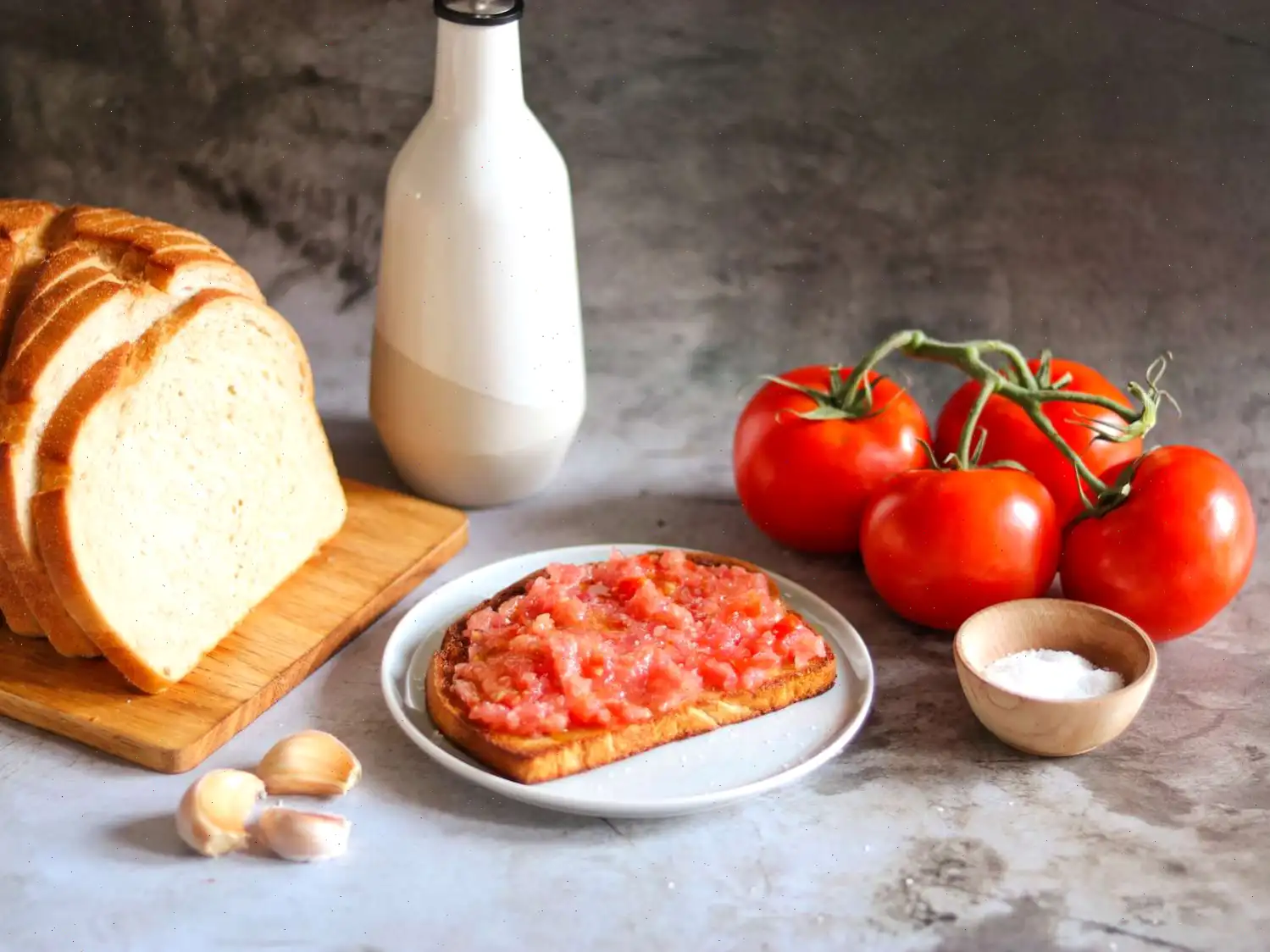 Pan con Tomate (Spanish Tomato Bread)