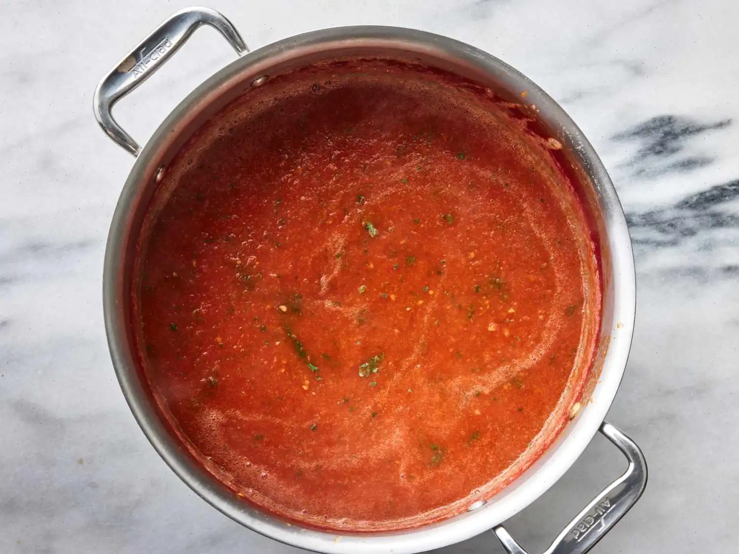 Rich and Creamy Tomato Basil Soup Recipe
