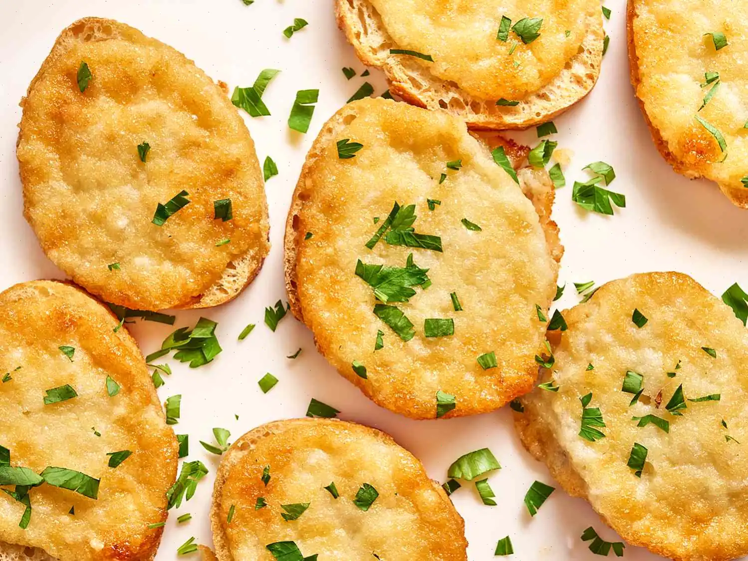 These 4-Ingredient Cheesy Slices of Heaven Will Be the Hit of Your Next Party